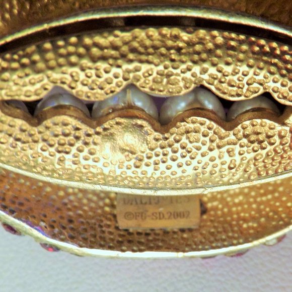 COPY - SALVADOR DALI MAE WEST INSPIRED RUDY RED LIPS BROOCH 2002 - Picture 3 of 8